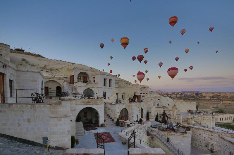 Phocas Cave Suites - Genel