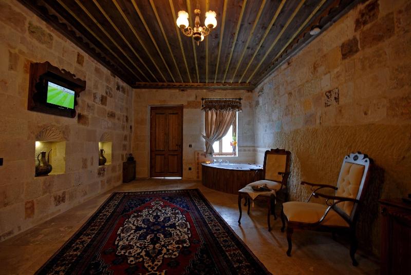 Phocas Cave Suites - Oda