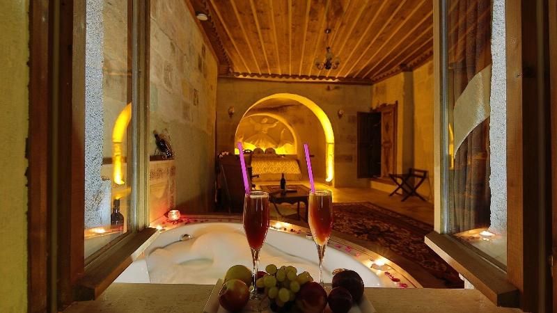 Phocas Cave Suites - Oda