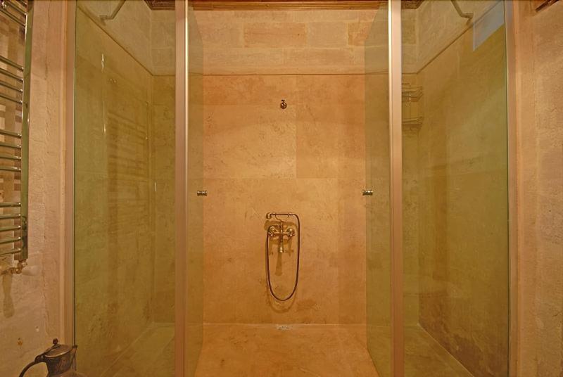 Phocas Cave Suites - Oda