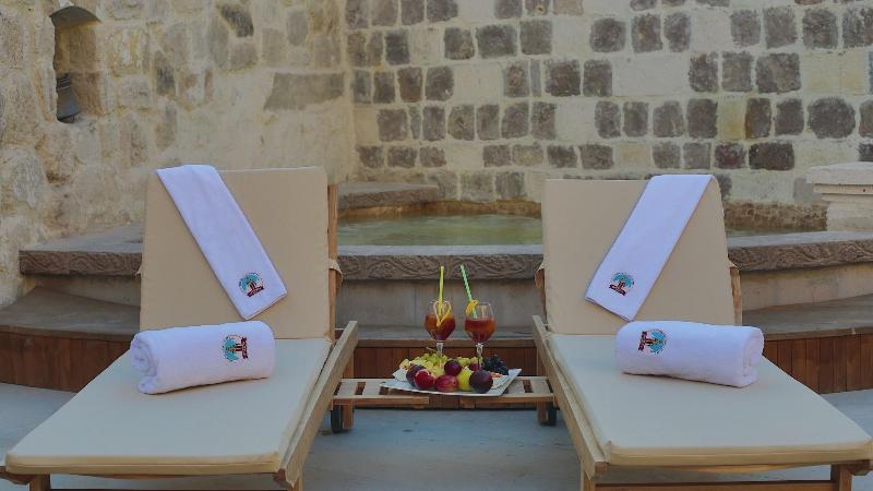 Phocas Cave Suites - Teras
