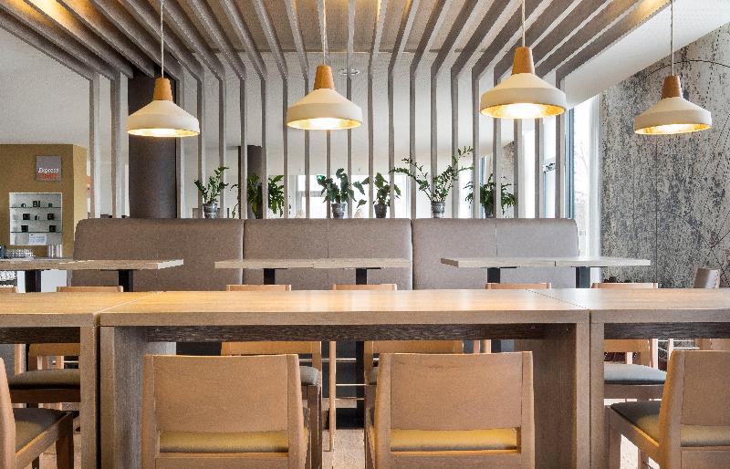 Holiday Inn Express Friedrichshafen - Bar