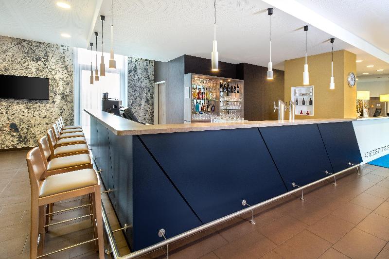 Holiday Inn Express Friedrichshafen - Bar