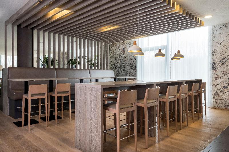 Holiday Inn Express Friedrichshafen - Bar