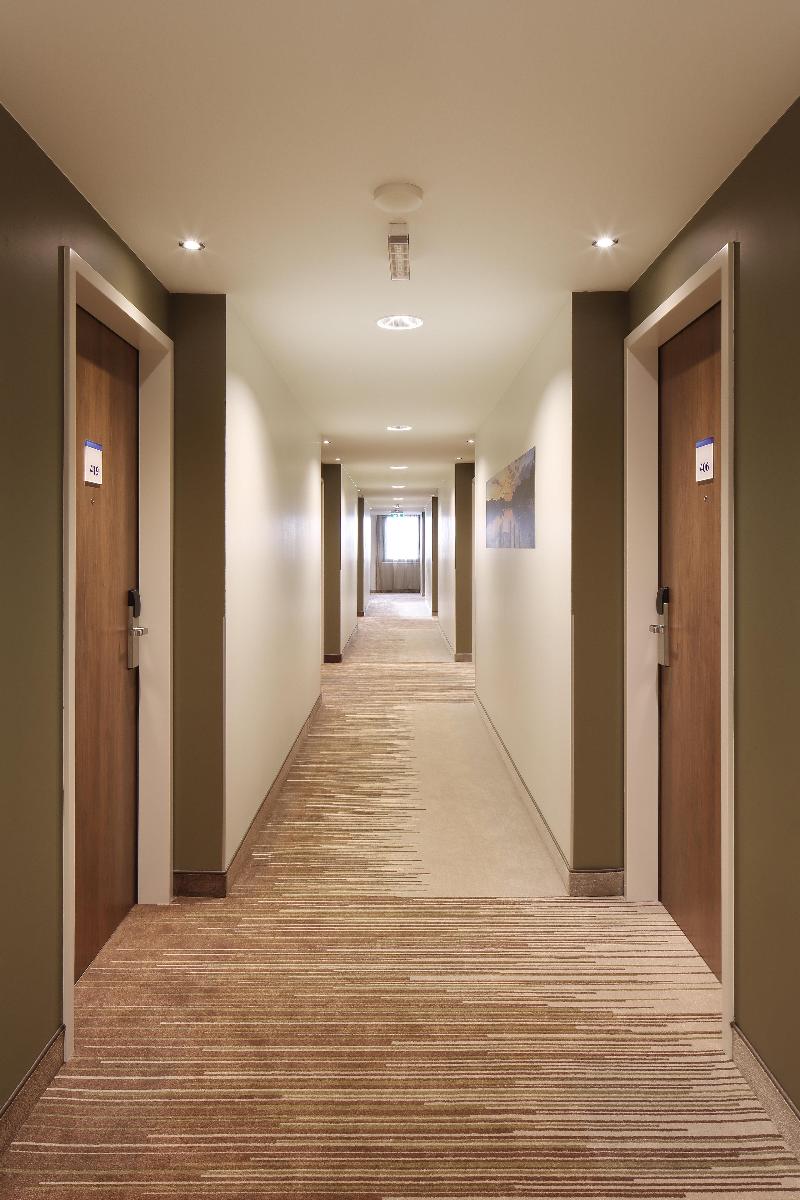 Holiday Inn Express Friedrichshafen - Lobi
