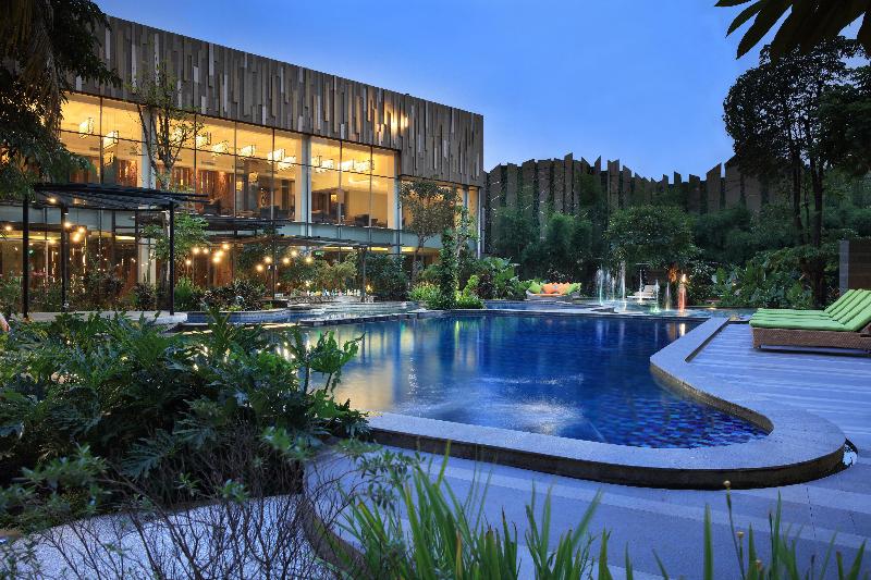 Holiday Inn Cikarang Jababeka - Havuz