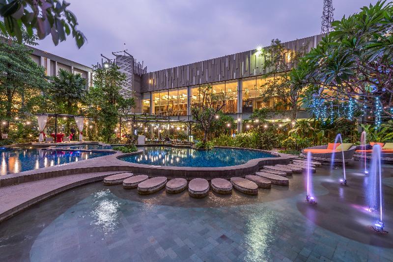 Holiday Inn Cikarang Jababeka - Havuz