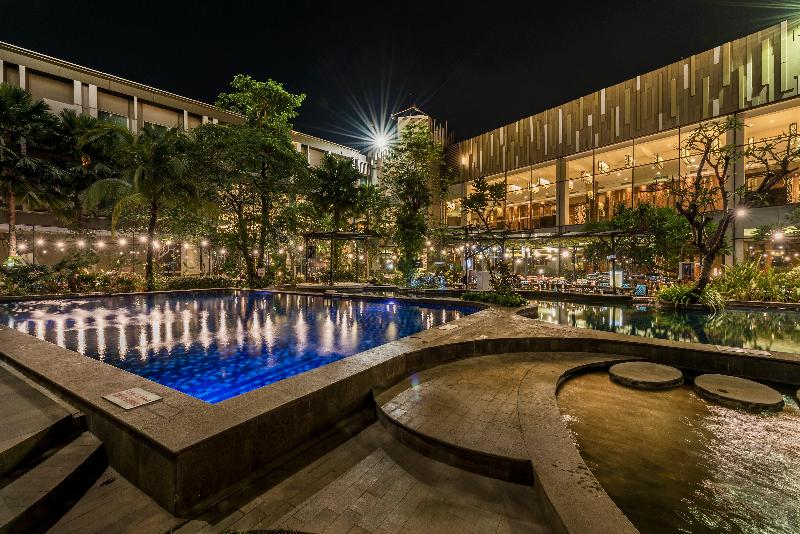 Holiday Inn Cikarang Jababeka - Havuz