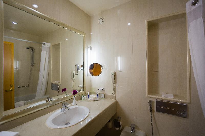 Holiday Inn Yanbu - Oda
