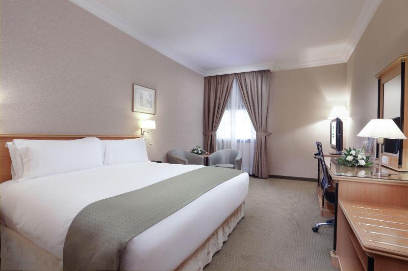 Holiday Inn Yanbu - Oda