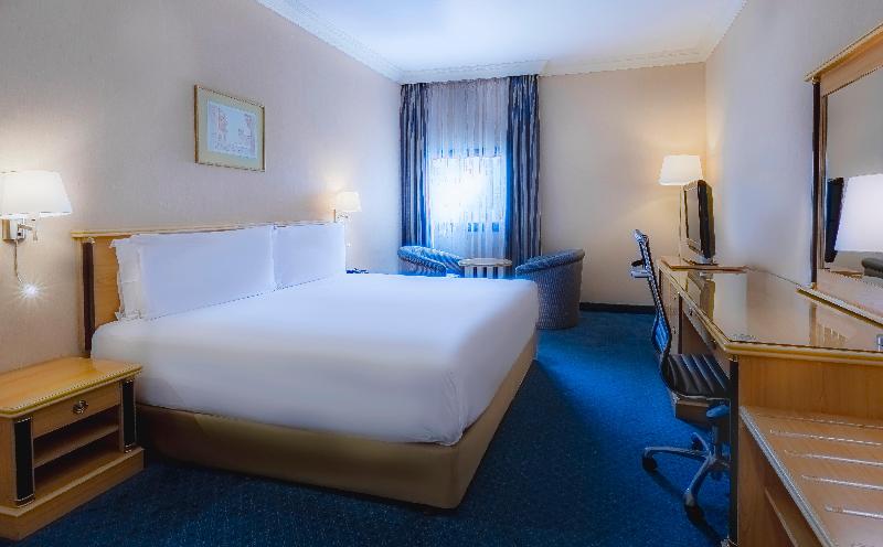 Holiday Inn Yanbu - Oda