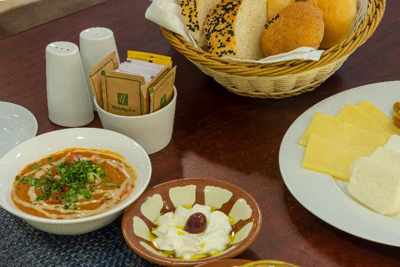 Holiday Inn Yanbu - Restoran