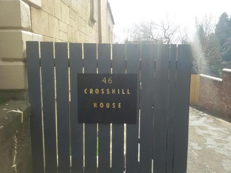 Crosshill Hotel - Genel