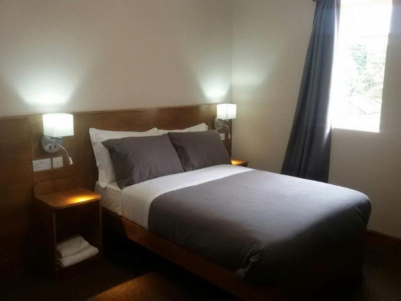 Crosshill Hotel - Oda