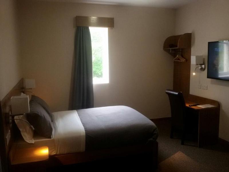 Crosshill Hotel - Oda
