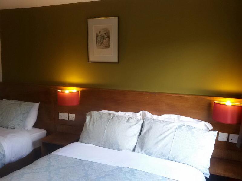 Crosshill Hotel - Oda