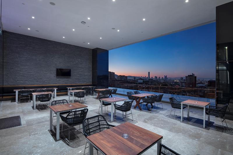 DoubleTree by Hilton Istanbul Umraniye - Teras