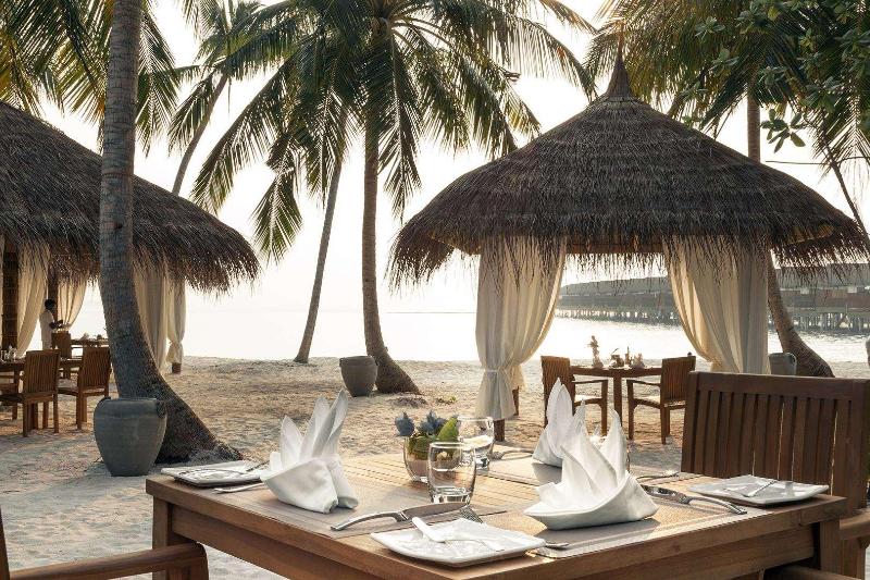 Reethi Faru Resort - Havuz