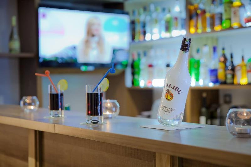 Parkside Hotel & Apartments - Bar
