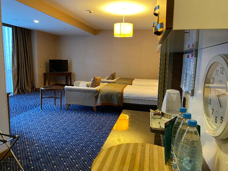 Parkside Hotel & Apartments - Oda
