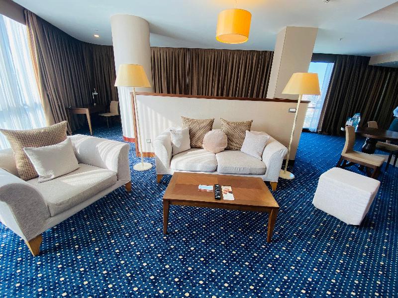 Parkside Hotel & Apartments - Oda