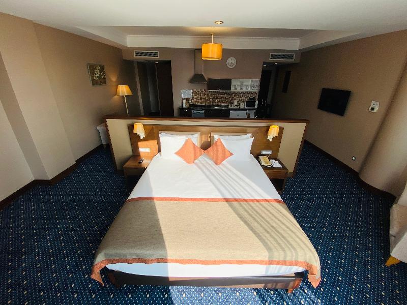 Parkside Hotel & Apartments - Oda