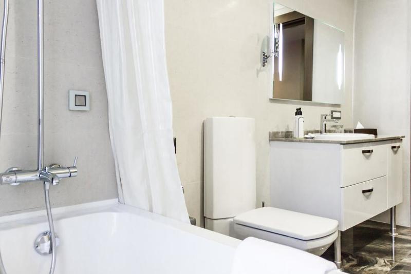 Parkside Hotel & Apartments - Oda