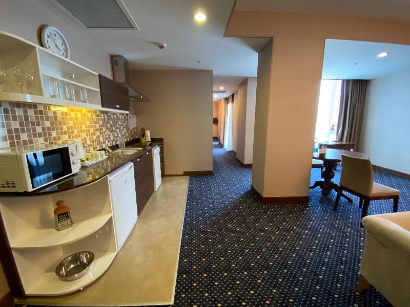 Parkside Hotel & Apartments - Oda