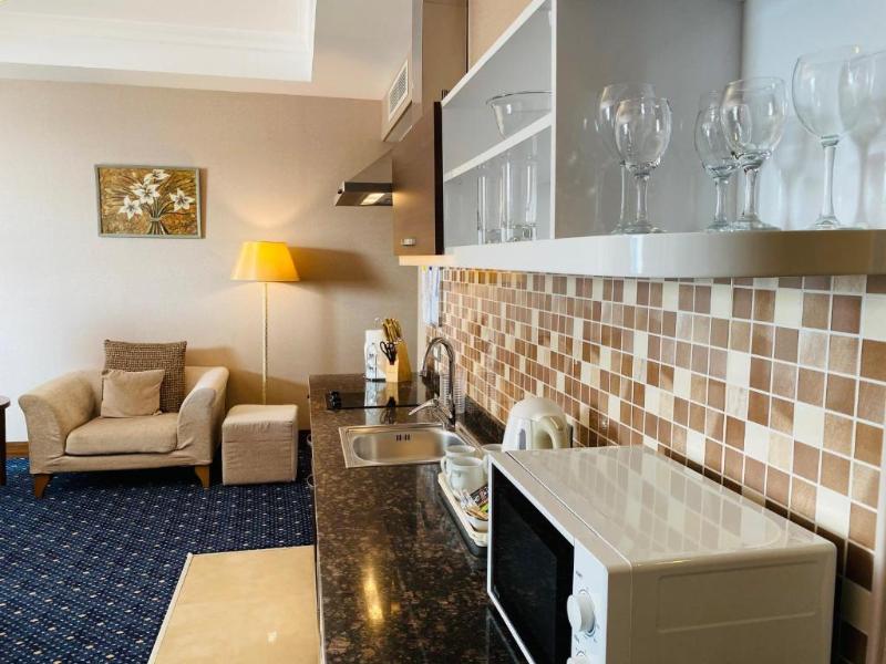 Parkside Hotel & Apartments - Oda
