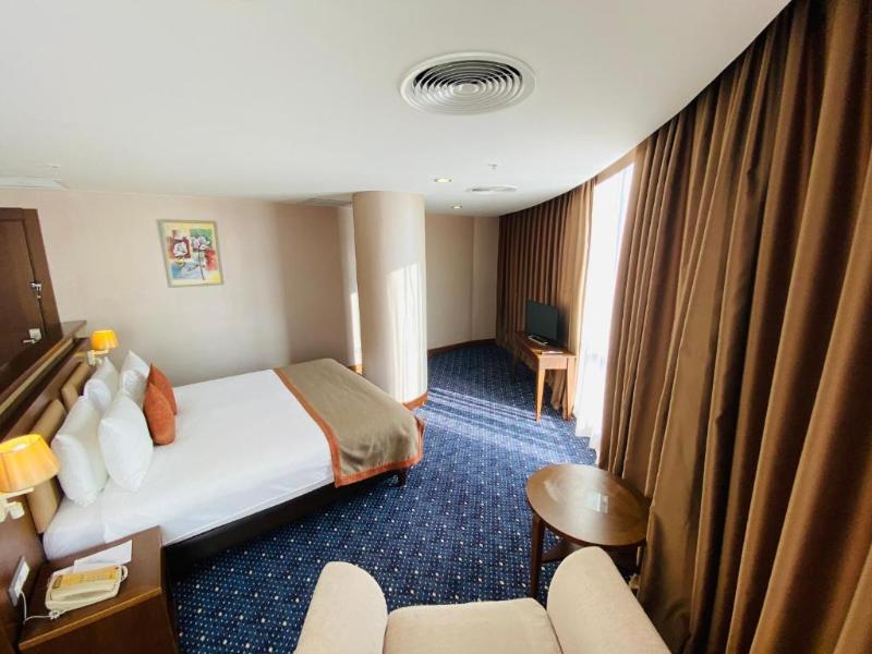 Parkside Hotel & Apartments - Oda