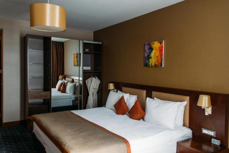 Parkside Hotel & Apartments - Oda