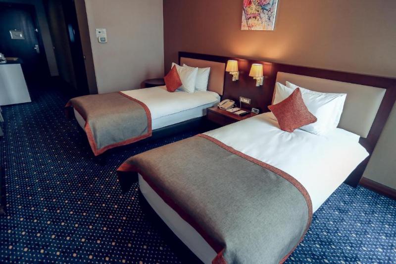 Parkside Hotel & Apartments - Oda