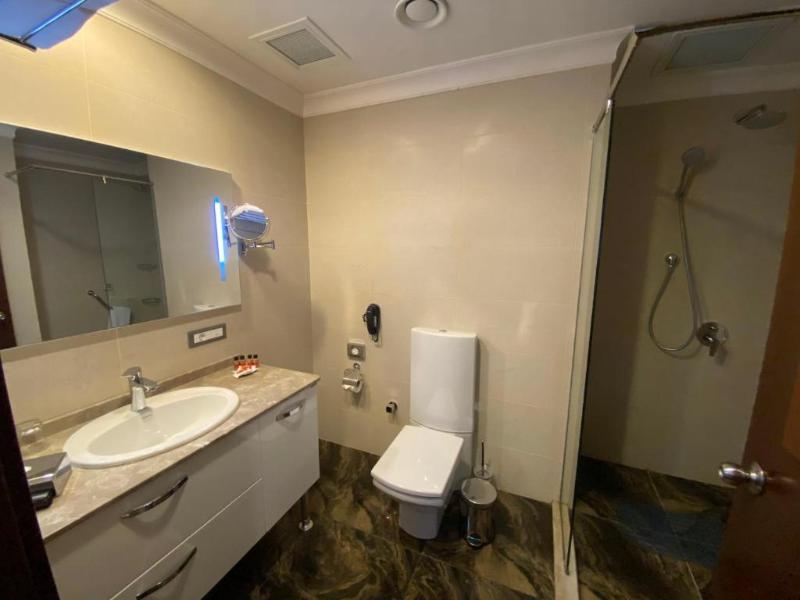 Parkside Hotel & Apartments - Oda