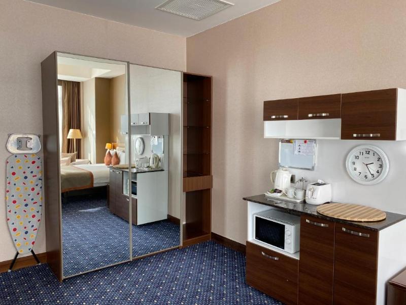 Parkside Hotel & Apartments - Oda