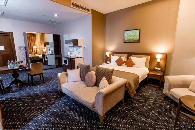 Parkside Hotel & Apartments - Oda