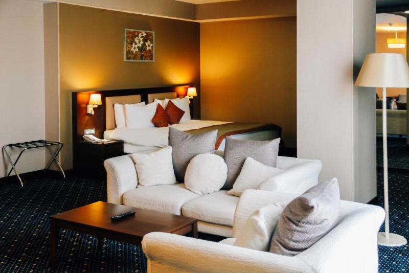 Parkside Hotel & Apartments - Oda