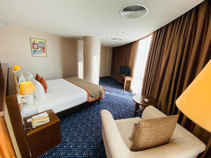 Parkside Hotel & Apartments - Oda