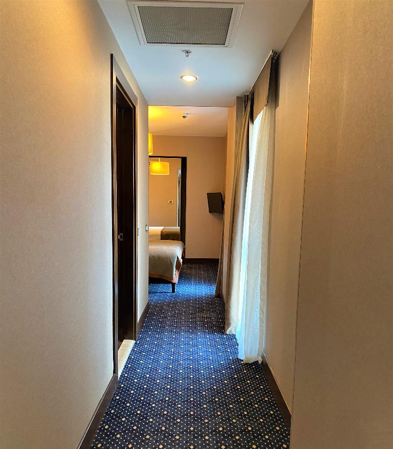 Parkside Hotel & Apartments - Oda