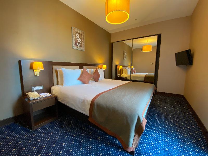 Parkside Hotel & Apartments - Oda