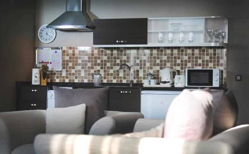 Parkside Hotel & Apartments - Oda