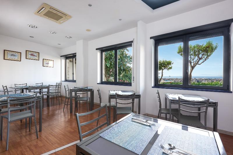 Sea Breeze Residence - Restoran