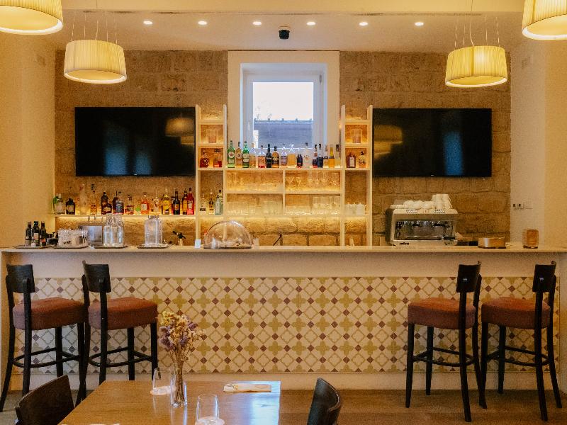Unconventional Sorrento Coast - Bar