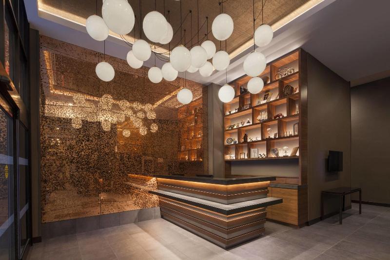Four Points by Sheraton Manhattan Midtown West - Lobi