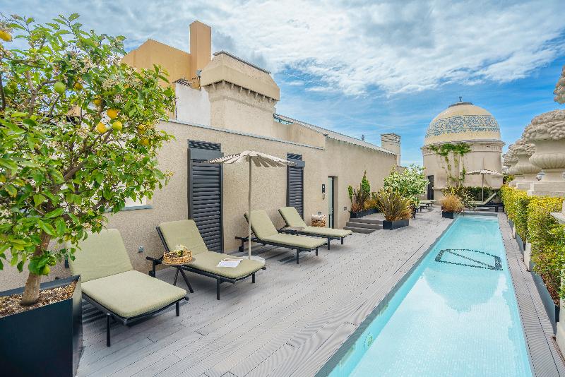 Casagrand Luxury Suites - Havuz