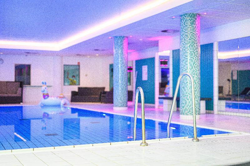 Holiday Inn Luebeck - Havuz
