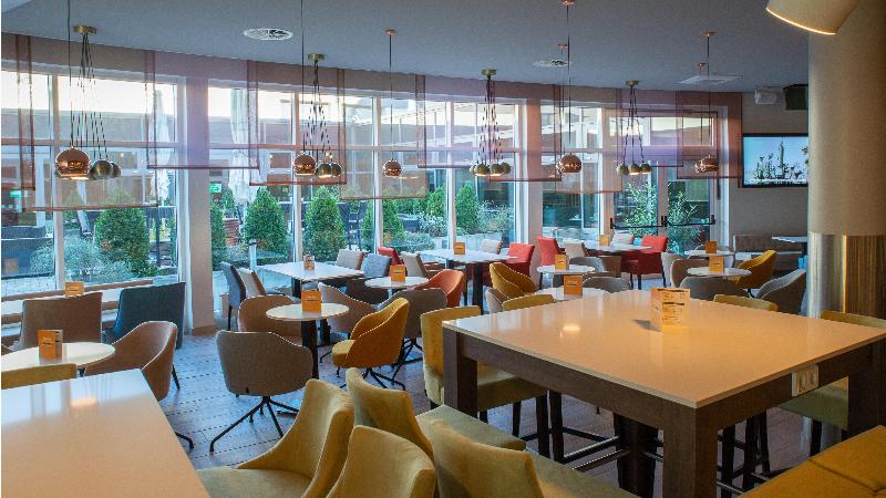 Holiday Inn Berlin Airport Conference Center - Bar