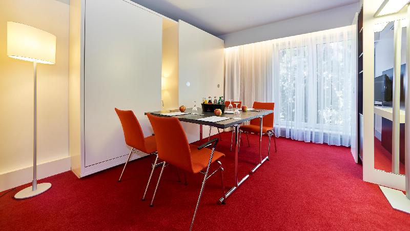 Holiday Inn Berlin Airport Conference Center - Toplantı