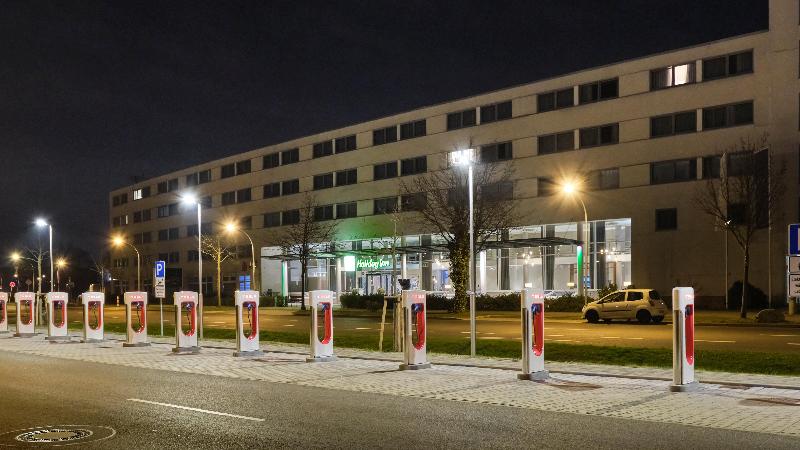 Holiday Inn Berlin Airport Conference Center - Genel