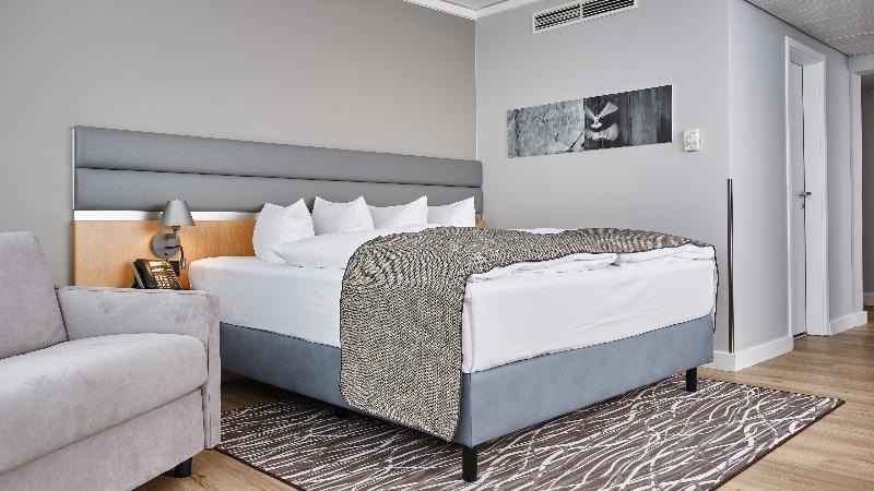 Holiday Inn Berlin Airport Conference Center - Oda
