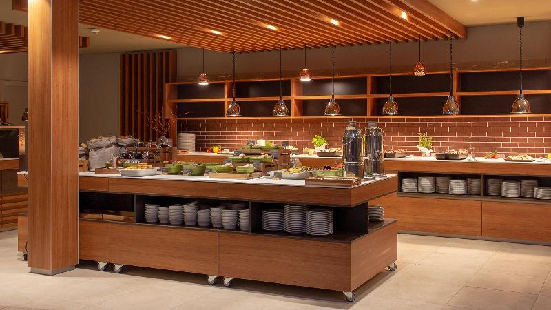 Holiday Inn Berlin Airport Conference Center - Restoran